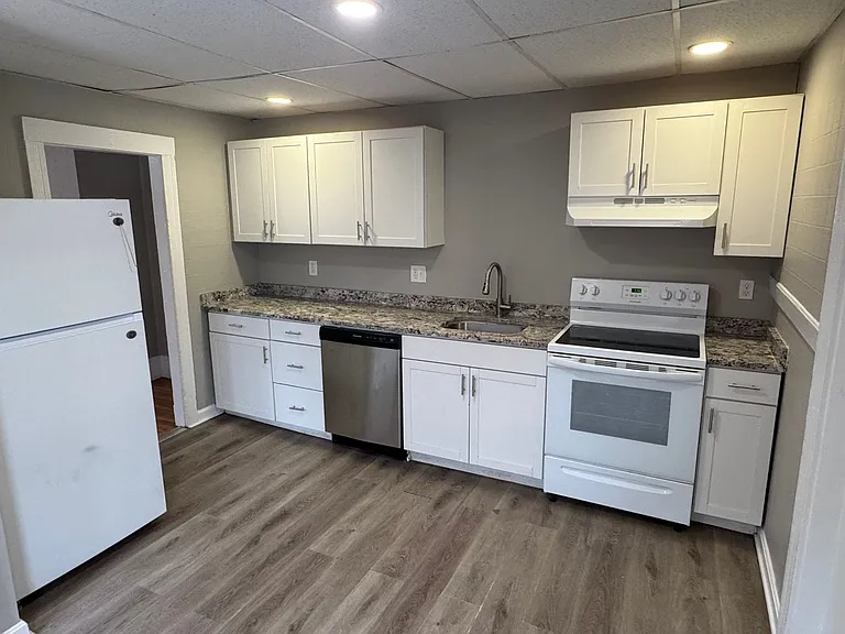 135 Lafayette Sq — Photo 19