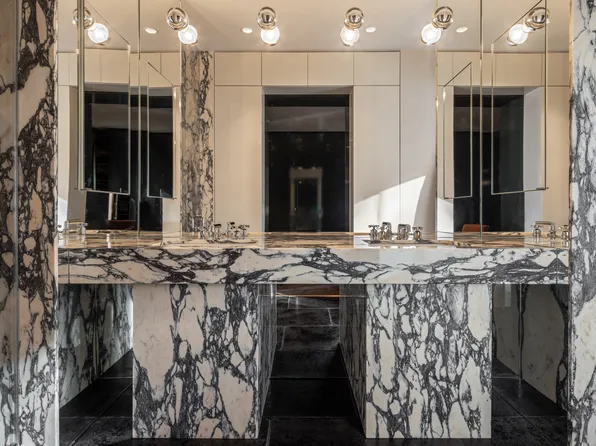 462 West 23rd Street image 8 of 17