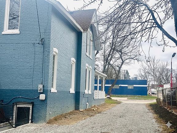 4th image of 273 Sb Gratiot Ave