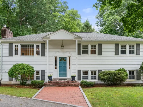 11 Old Coach Rd, Norfolk, MA 02056
