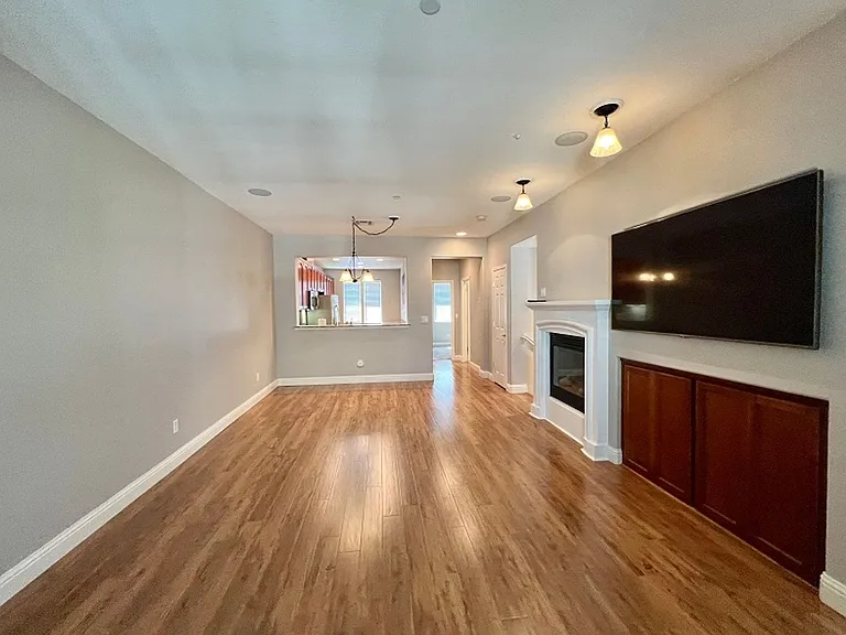 720 Wintergreen Ct — Photo 10