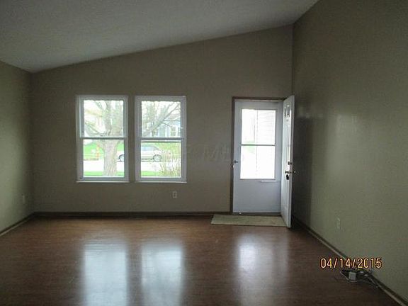 3rd image of 2350 Fernwood Ave