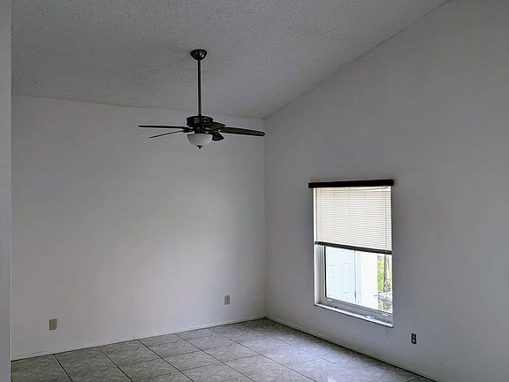 5th image of 3772 Lake Shore Dr