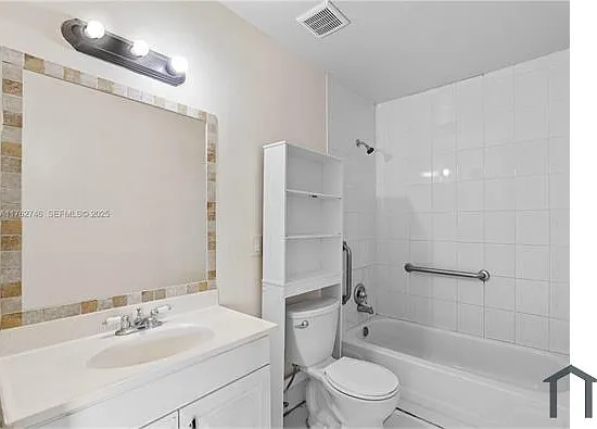 5604 NW 27th Ct — Photo 6