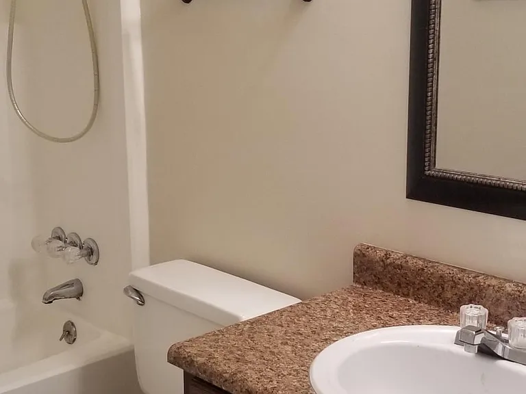 1406 Sunset Dr #C — Photo 8