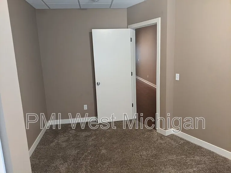 620 S Broadway St #4 — Photo 10