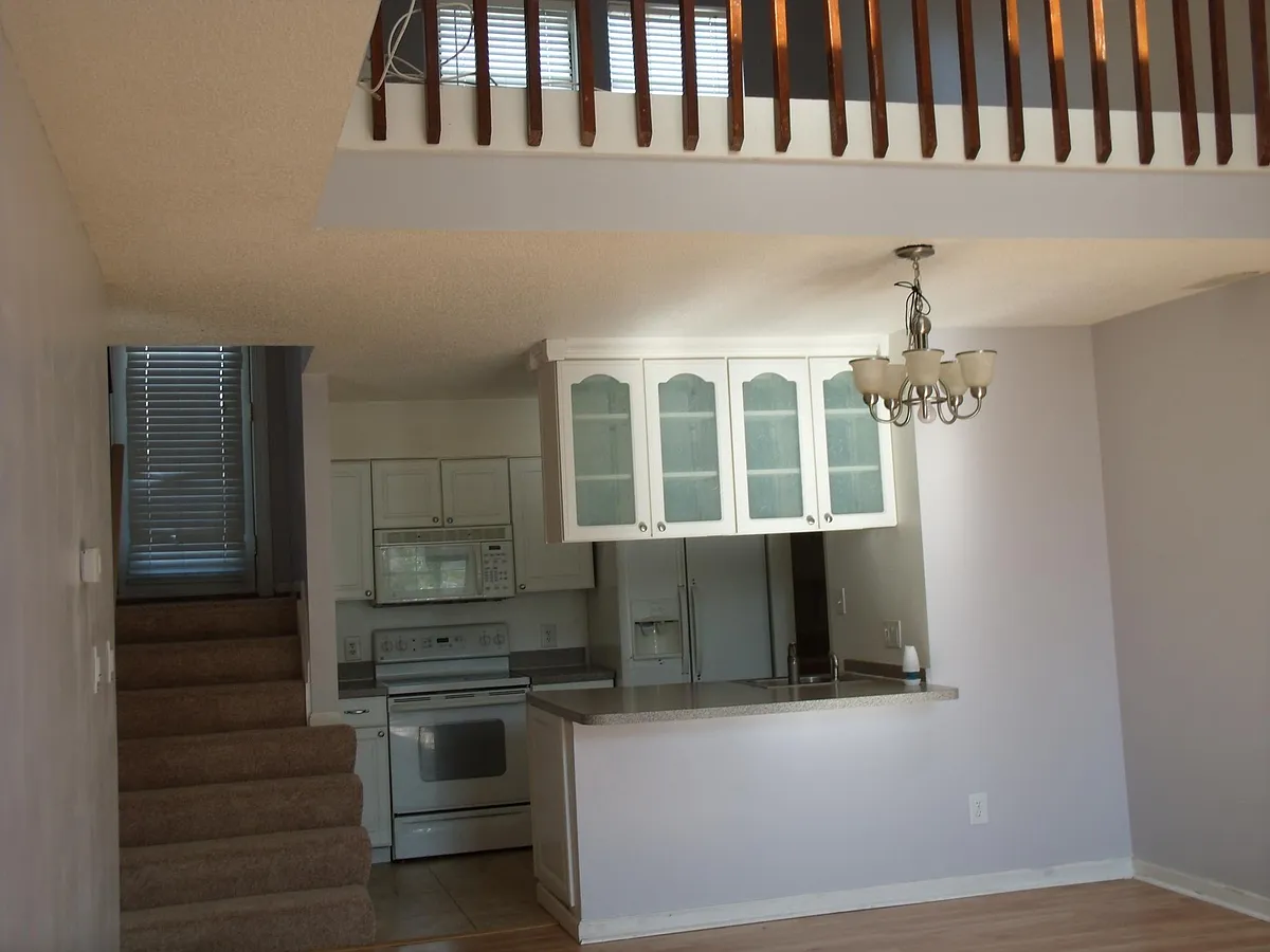 Building Photo - 303 Lees Mill Dr