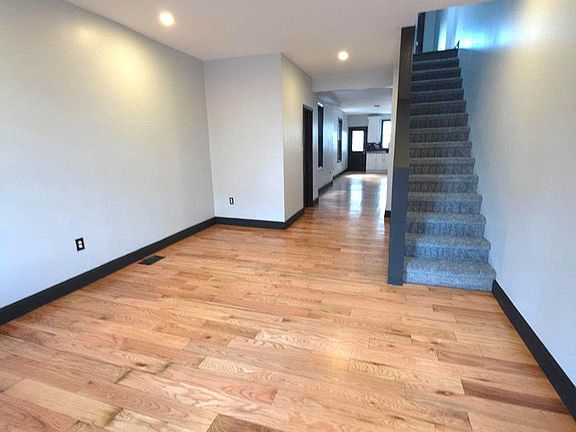 3rd image of 4668 James St