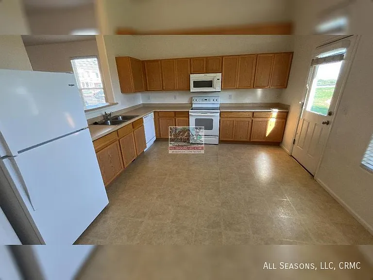 7722 Sandy Springs Point — Photo 3