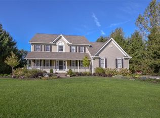 18660 White Oak Dr, Chagrin Falls, OH 44023