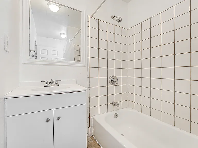 7411 S Figueroa St #6 — Photo 6