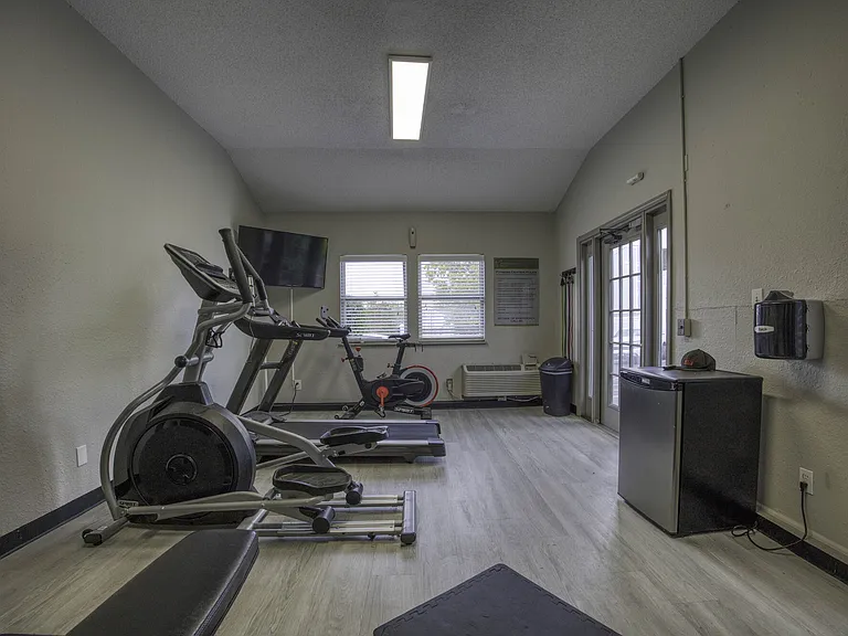 Pheasant Run Apartments — Photo 17