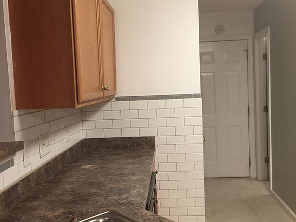5th image of 207 Kinnley Ct