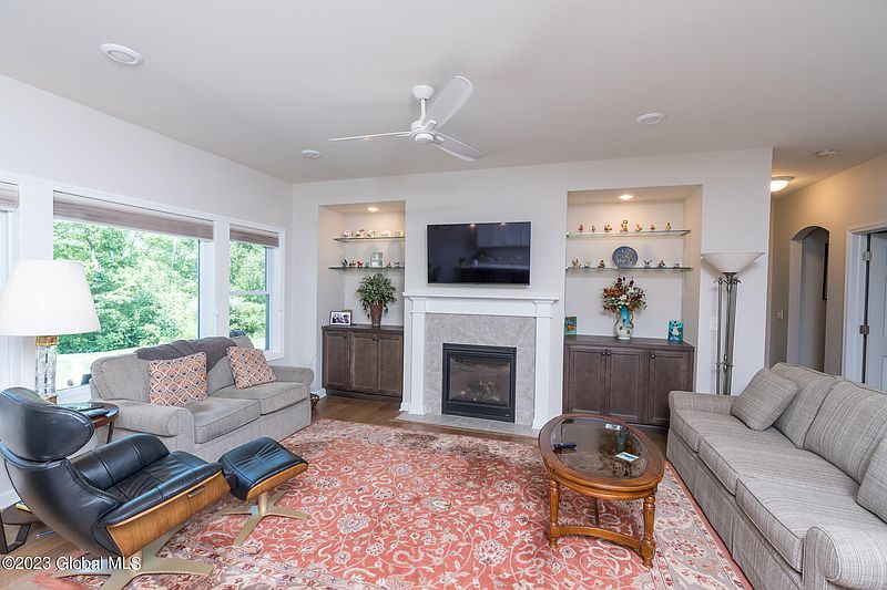 2nd image of 49 Somerset Drive