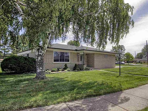 3rd image of 30222 Newport Dr
