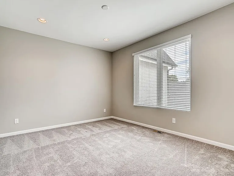 1039 Julian St — Photo 22