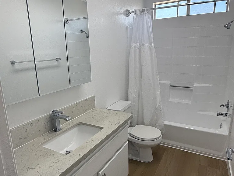 1704 W 251st St #15 — Photo 5