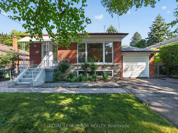 218 Park Home Ave, Toronto, ON M2R 1A2