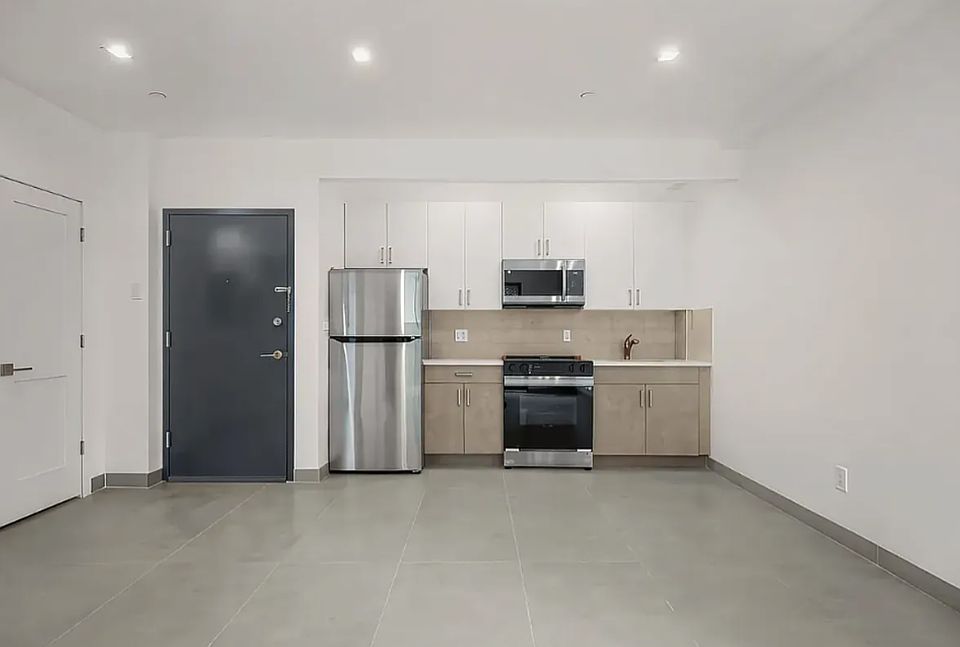 1st image of 163A W 228th St #3R