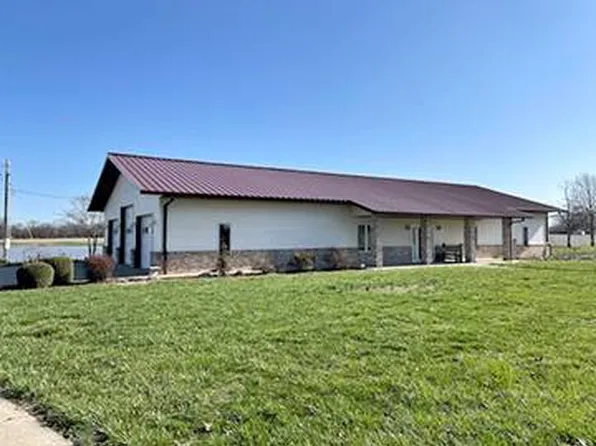 1775 County Road 725 N, Fairfield, IL 62837