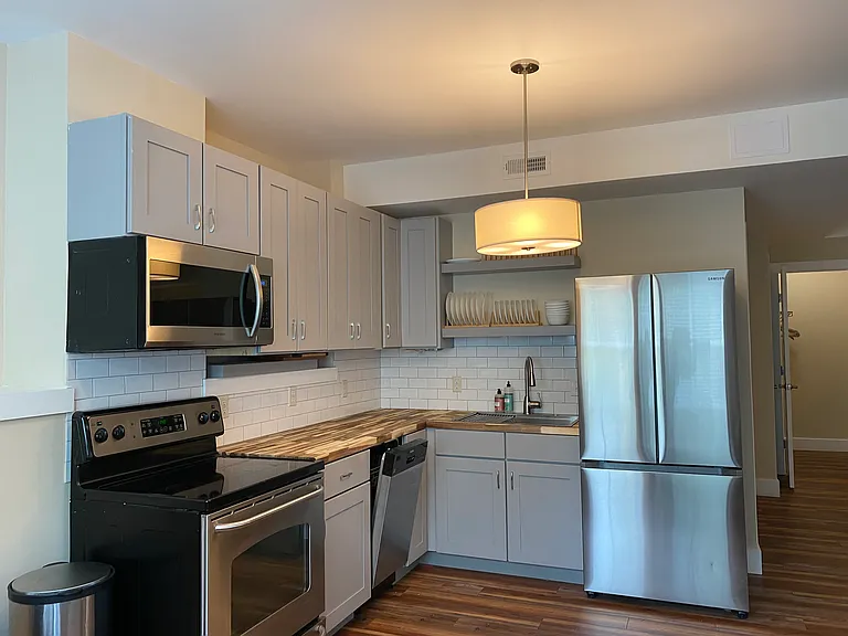 1458 Avon St #B — Photo 1