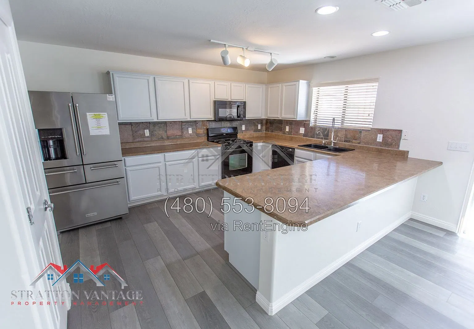 4 bed, 3.0 bath, 1940 sqft, $2,600 — Photo 2