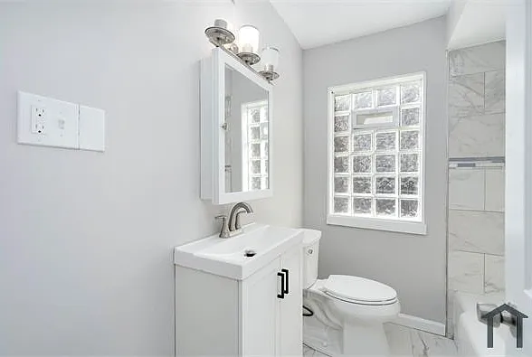 11716 Coyle St — Photo 4