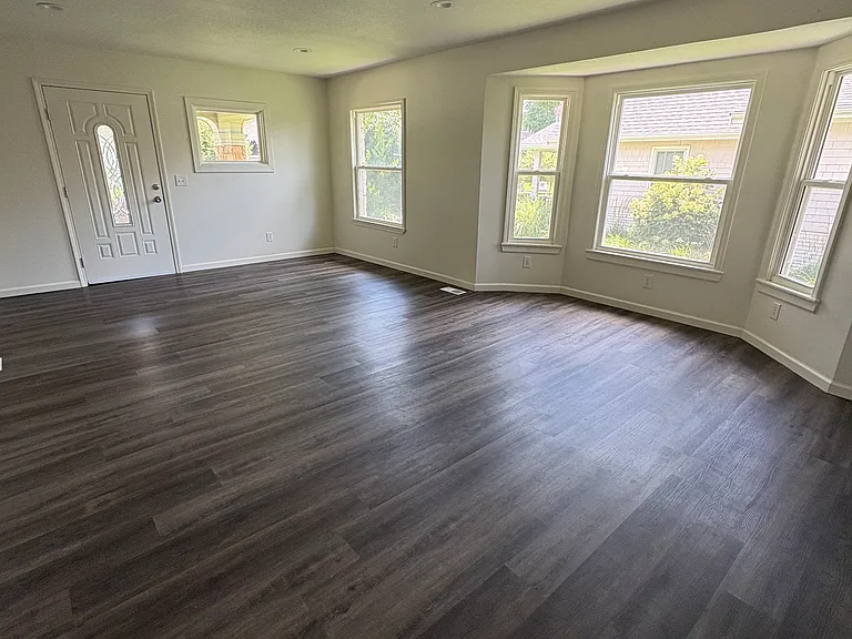 4534 Summit St — Photo 6