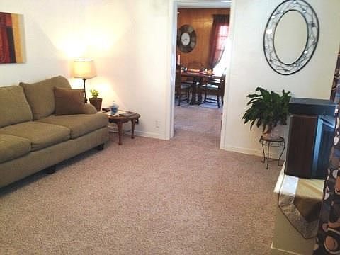 5th image of 401 Little Ln