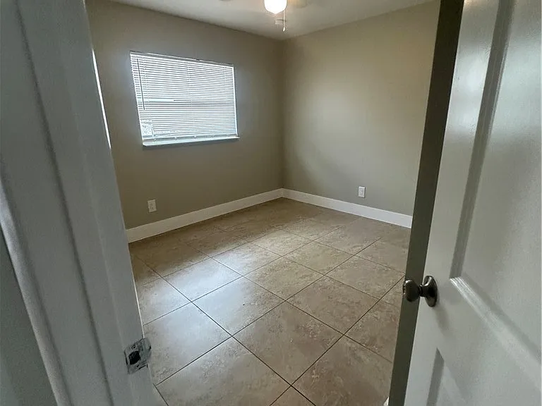 16920 Carmen Ave — Photo 7