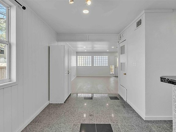 3rd image of 5210 Woodrow Ave