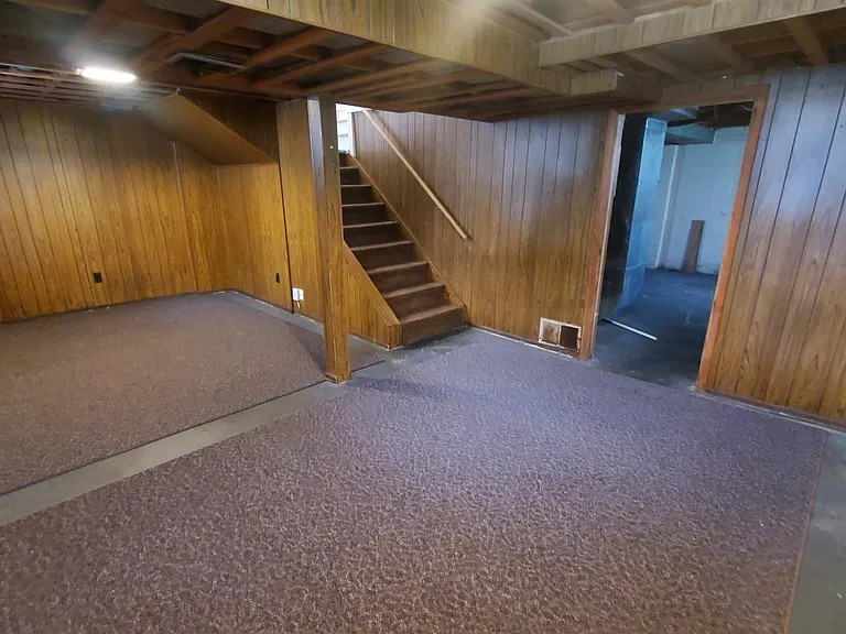 520 Burroughs Ave — Photo 37