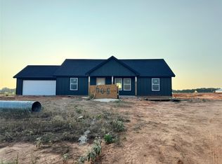 705 Elm Tree Ct, Poolville, TX 76487