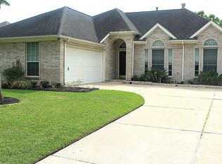 3939 E Peach Hollow Cir, Pearland, TX 77584
