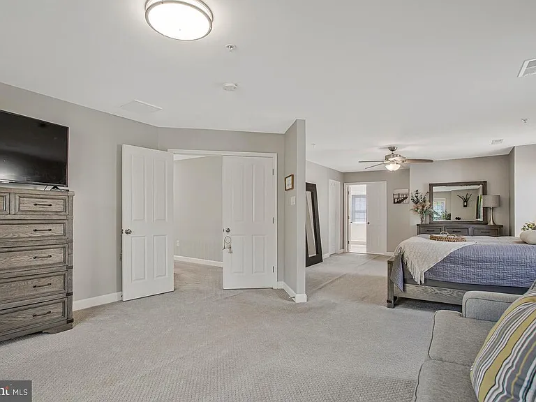12902 Crickmore Trce — Photo 35