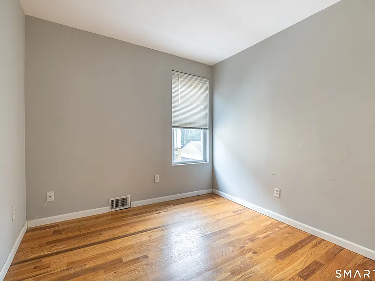 727 Brewster St #2 — Photo 10