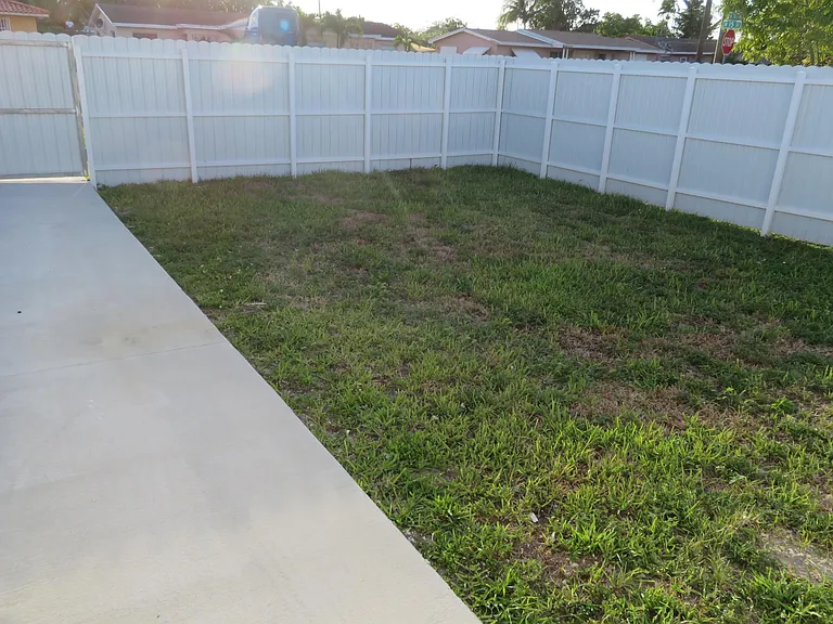 SW 74th Ave — Photo 12