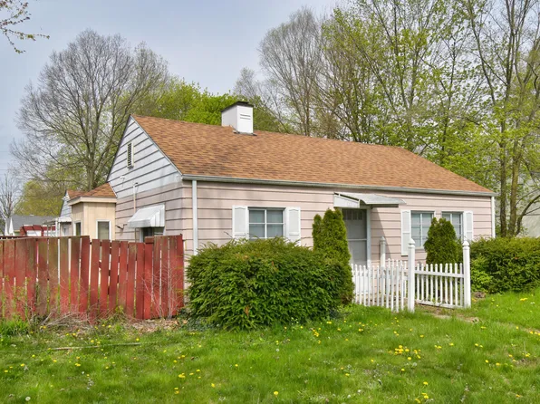 2384 Stratton Rd, Benton Harbor, MI 49022