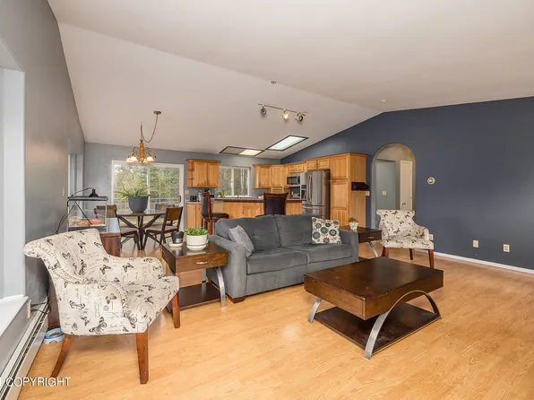 4980 W Greensward Dr, Wasilla, AK 99623