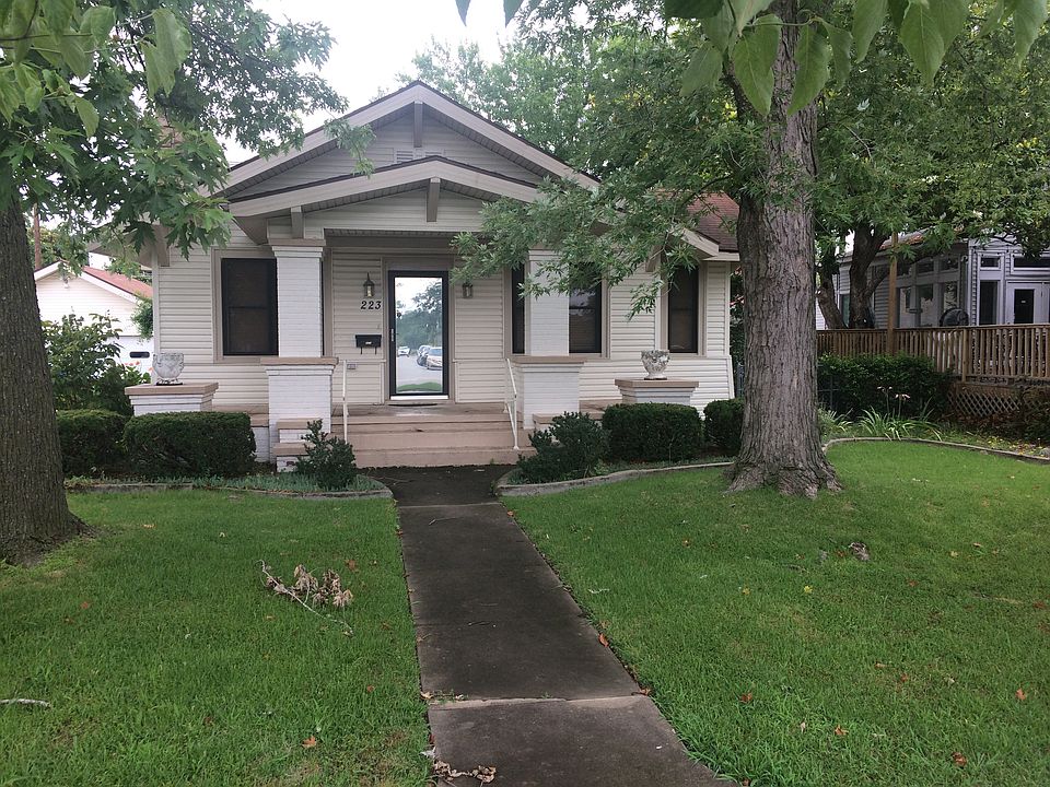 1st image of 223 S Main St
