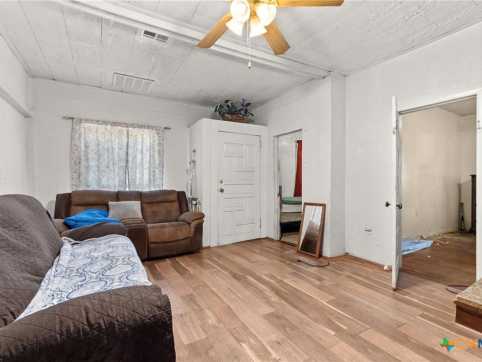 7th image of 1307 W Mesquite St