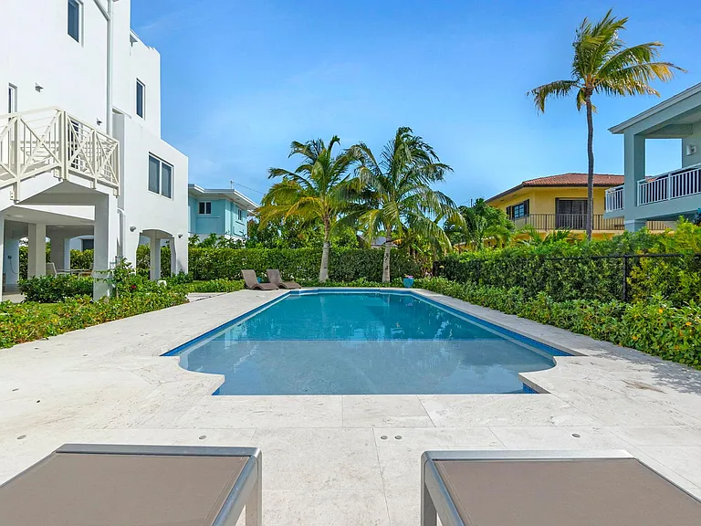 317 E Seaview Cir — Photo 4