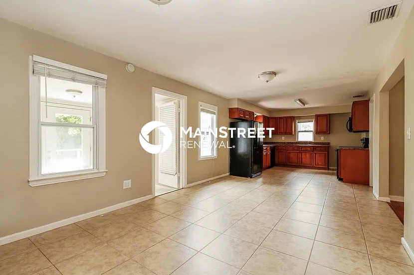 1414 Turner St — Photo 4