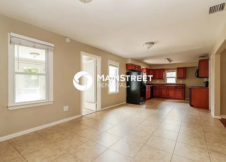 1414 Turner St — Photo 5