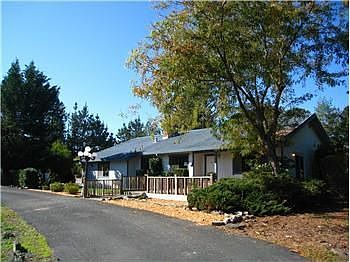 1st image of 813 Richardson Ln