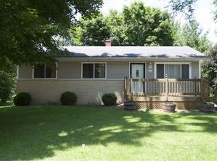 710 W Water St, Cambridge, WI 53523