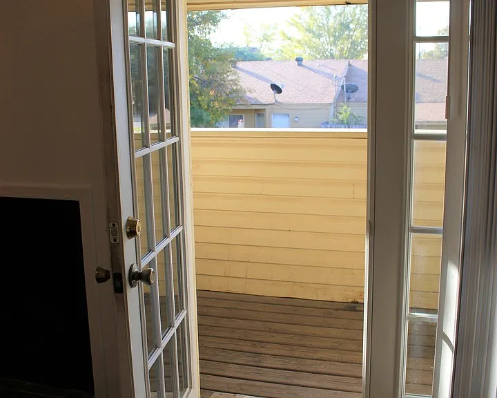 Renovated 2 Bed Rental with Balcony & Fireplace — Photo 10
