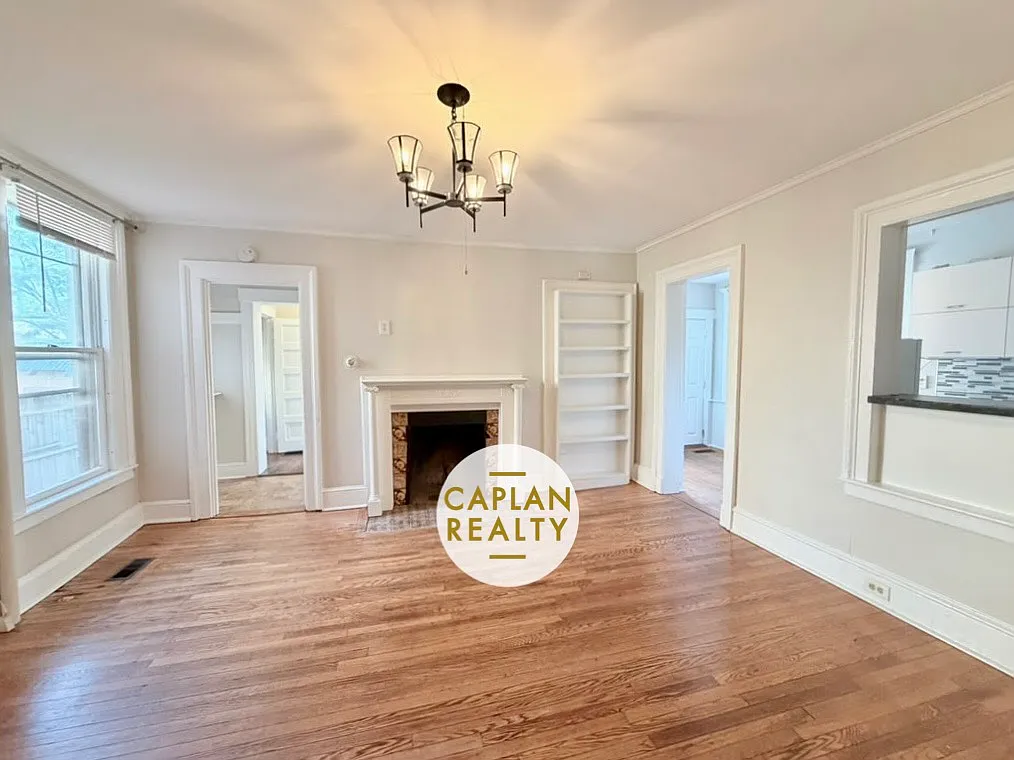 2 bed, 732 sqft, $2,145 — Photo 2
