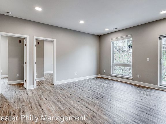 5th image of 1952 Bryn Mawr Ave #1C