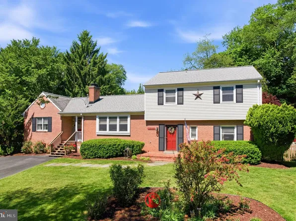 20800 Brooke Knolls Rd, Laytonsville, MD 20882